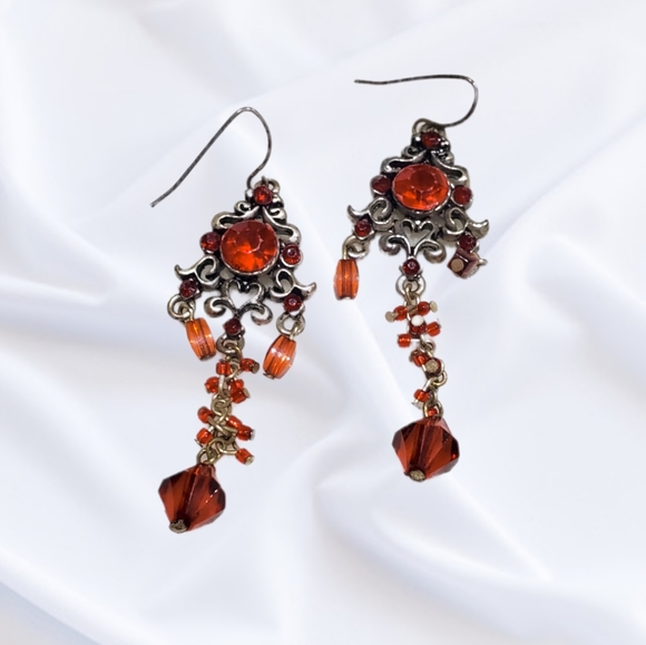 Red "Victorian" style Chandelier Earings with faux gems- Silver plated- Vintage - Picture 3 of 4